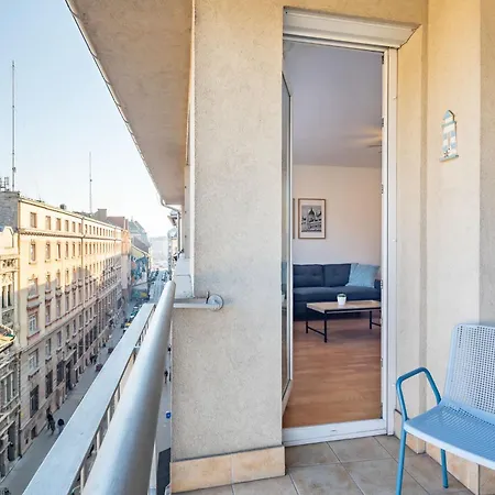 Very - Balcony - Sunny Budapest